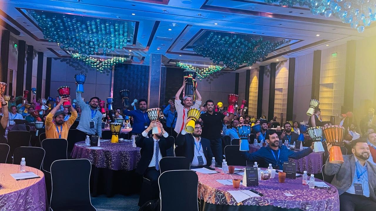 Read more about the article Drum Jam Team Building – How Rhythm, Dance & Music Create Stronger Teams