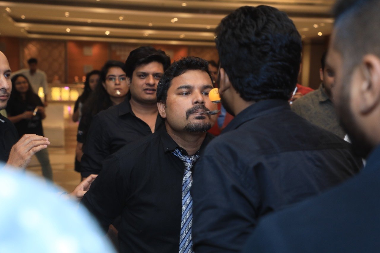 Read more about the article Why “Minute to Win It” Activities are the Most Thrilling Choice for Corporate Team Bonding